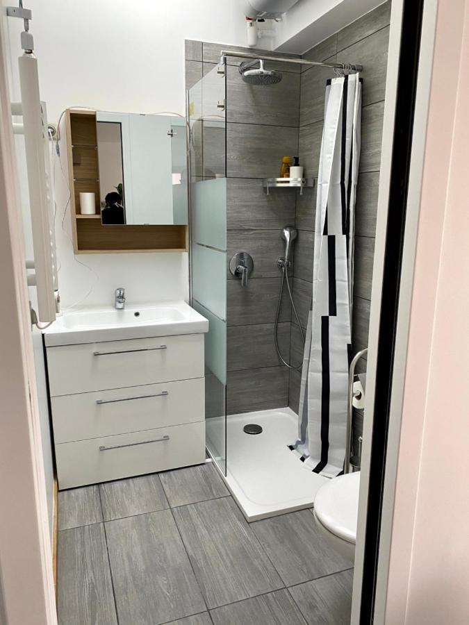 Le 9Ieme Entracte Hotel Marseilles Buitenkant foto